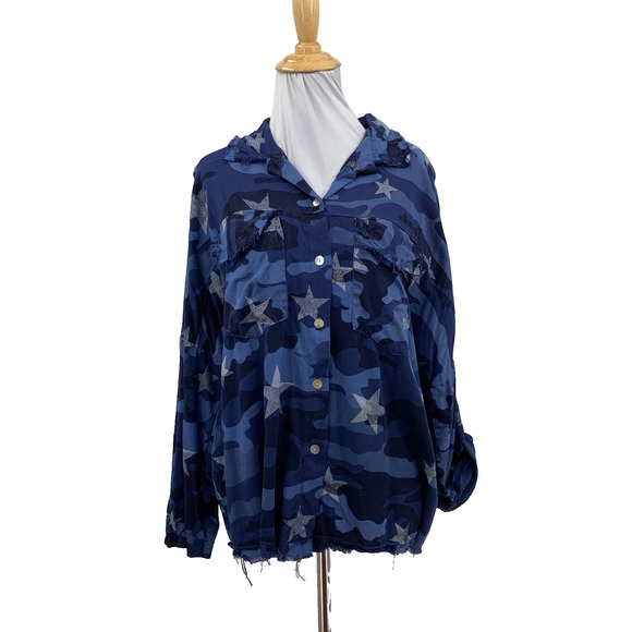 Venti6 Tops - Venti6 Shirt Womens M Medium Navy Camo Raw Hem Metallic Stars Button Front Top